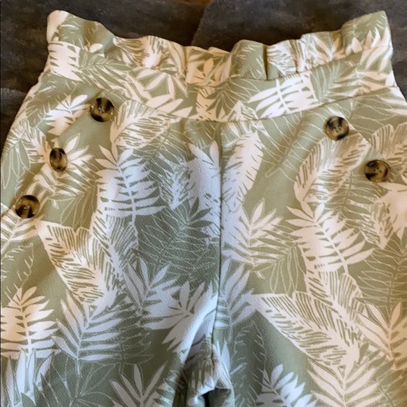 Capris - Picture 2 of 2